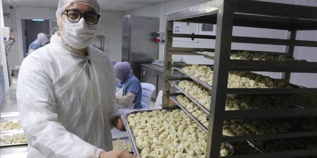 100 kadına istihdam sağladığı imalathanesinde günde 4,5 ton üretim yapılıyor: Zincir marketler kapış kapış alıyor 2